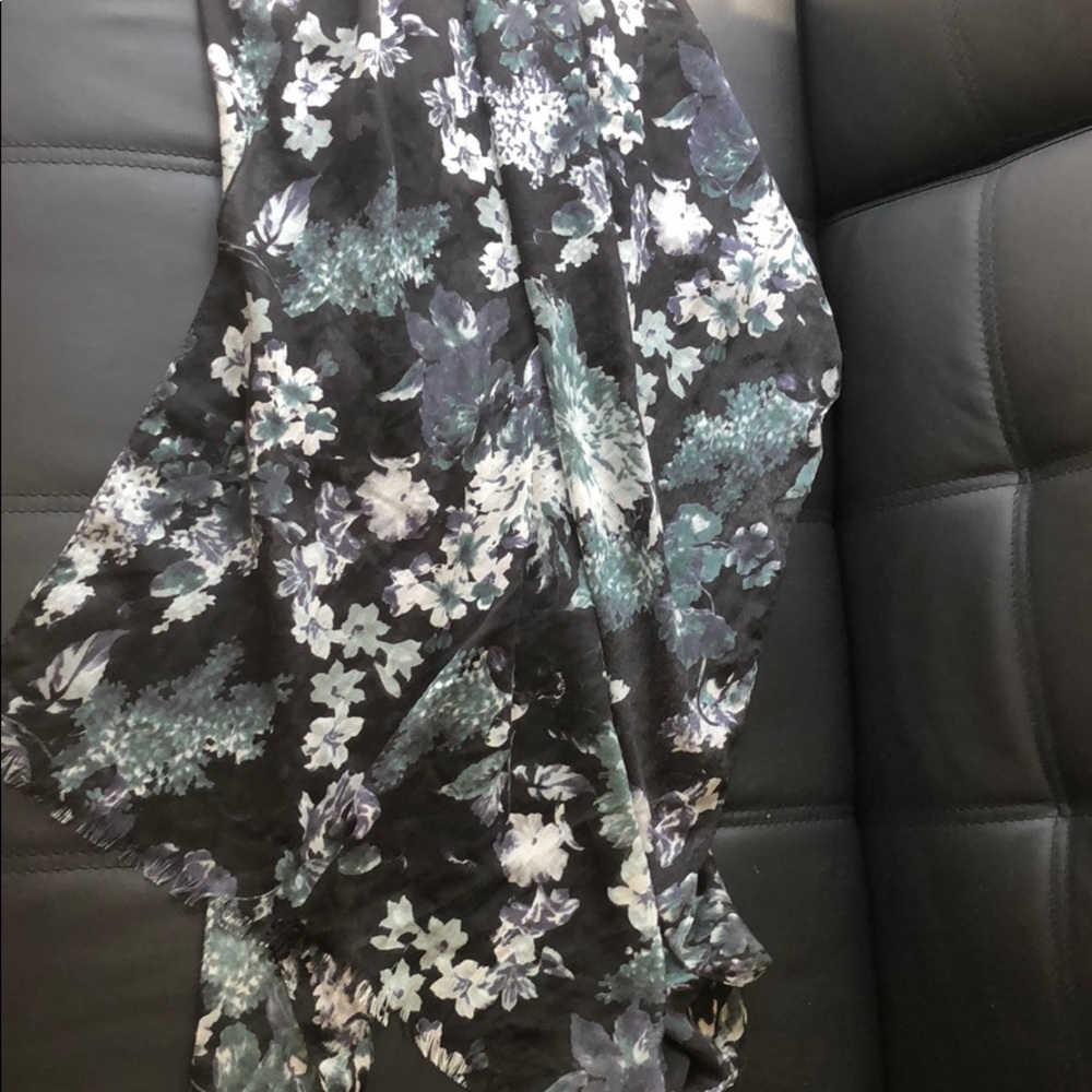 Floral Scarf - Picture 4 of 4